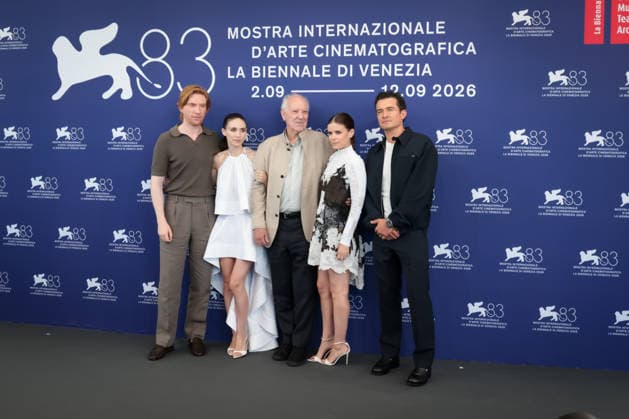 Bucking Fastard Photocall - The 83rd Venice International Film Festival (L-R) Domhnall Gleeson, Orlando Bloom, Rooney Mara, Kate Mara and Director Werner Herzog attend the Bucking Fastard Photocall during the 83rd Venice International Film Festival at Palazzo del Casino on September 03, 2026 in Venice, Italy. attend the Bucking Fastard Photocall during the 83rd Venice International Film Festival at Palazzo del Casino on September 03, 2026 in Venice, Italy during International Film Festival, Venezia Italia  Copyright: xKazukoxWakayamax
