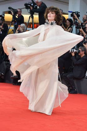 83rd Venice Film Festival 83rd Venice Mostra Venice International Film Festival WILD HORSE NINE Premiere Parker Posey at the Wild Horse Nine Premiere Photos by Thomas Bohlen Starface 459372 September 3, 2026 Venice, Italy  Copyright: xThomasxBohlenx STAR_459372_230