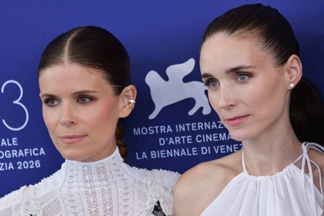 83rd Venice Film Festival Photocall 83rd Venice Film Festival Venice International Film Festival Bucking Fastard Photocall Rooney Mara and Kate Mara attend the Bucking Fastard Photocall Photos by Thomas Bohlen Starface 459366 September 3, 2026 Venice, Italy  Copyright: xThomasxBohlenx STAR_459366_097