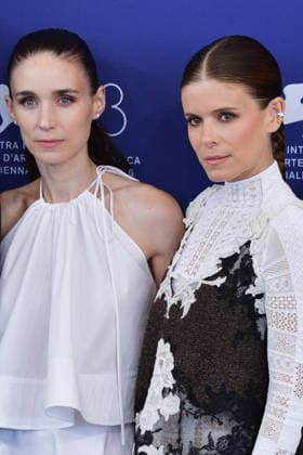 83rd Venice Film Festival Photocall 83rd Venice Film Festival Venice International Film Festival Bucking Fastard Photocall Rooney Mara and Kate Mara attend the Bucking Fastard Photocall Photos by Thomas Bohlen Starface 459366 September 3, 2026 Venice, Italy  Copyright: xThomasxBohlenx STAR_459366_103