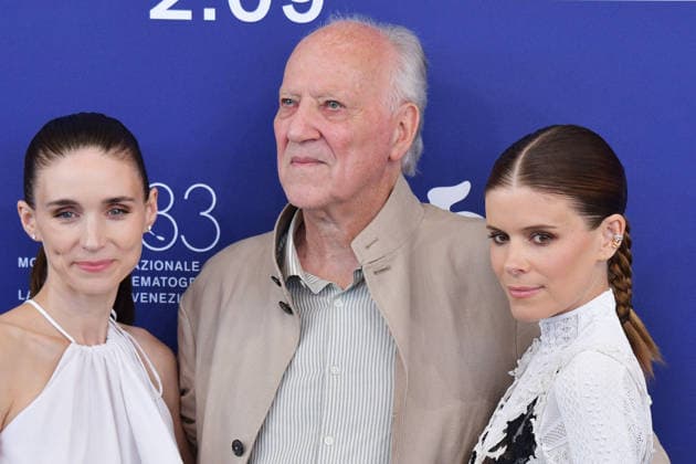 83rd Venice Film Festival Photocall 83rd Venice Film Festival Venice International Film Festival Bucking Fastard Photocall Rooney Mara, Kate Mara, and Director Werner Herzog attend the Bucking Fastard Photocall Photos by Thomas Bohlen Starface 459366 September 3, 2026 Venice, Italy  Copyright: xThomasxBohlenx STAR_459366_116