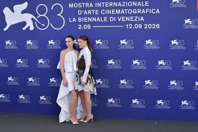 83rd Venice Film Festival Photocall 83rd Venice Film Festival Venice International Film Festival Bucking Fastard Photocall Rooney Mara and Kate Mara wait for the Bucking Fastard Photocall Photos by Thomas Bohlen Starface 459366 September 3, 2026 Venice, Italy  Copyright: xThomasxBohlenx STAR_459366_127