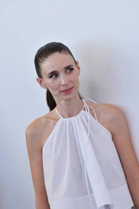 83rd Venice Film Festival Photocall 83rd Venice Film Festival Venice International Film Festival Bucking Fastard Photocall Rooney Mara waits for the Bucking Fastard Photocall Photos by Thomas Bohlen Starface 459366 09 03 2026 Venice, Italy  Copyright: xThomasxBohlenx STAR_459366_152