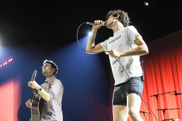 Christopher Annen and Henning May of AnnenMayKantereit performing live at a concert at the ZAG Arena in Hanover, September 3, 2026 Foto:xN.xHeuselx xFuturexImagex annenmaykantereit_6904