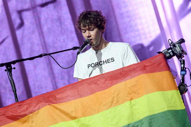 Henning May of AnnenMayKantereit performing live at a concert at the ZAG Arena in Hanover, September 3, 2026 Foto:xN.xHeuselx xFuturexImagex annenmaykantereit_6909