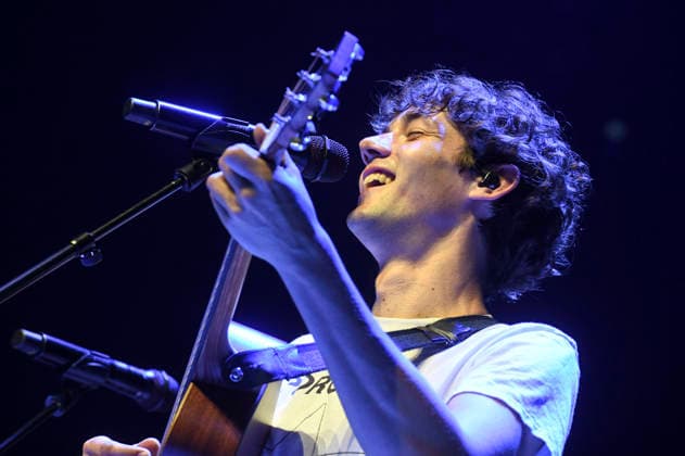 Henning May of AnnenMayKantereit performing live at a concert at the ZAG Arena in Hanover, September 3, 2026 Foto:xN.xHeuselx xFuturexImagex annenmaykantereit_6913