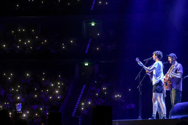 Henning May and Severin Kantereit of AnnenMayKantereit performing live at a concert at the ZAG Arena in Hanover, September 3, 2026 Foto:xN.xHeuselx xFuturexImagex annenmaykantereit_6914