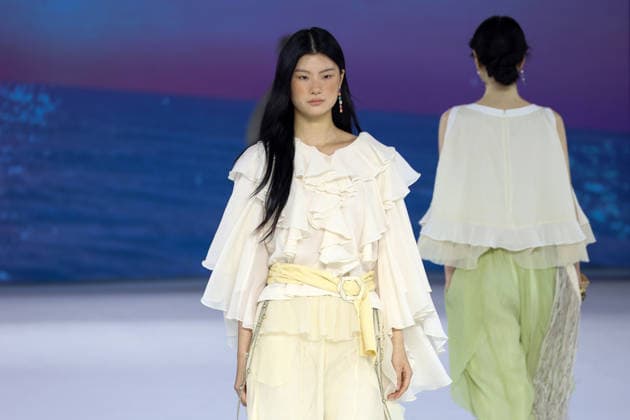 Seoul Fashion Week S S 2027 - Runway - CAHIERS Models walk the runway for designer Kim Ah Young s CAHIERS collection during the Seoul Fashion Week S S 2027 at Dongdaemun Design Plaza (DDP) in Seoul, South Korea, on September 04, 2026. Seoul South Korea  Copyright: xMatrixxImagesx xJungxUi-Chelx