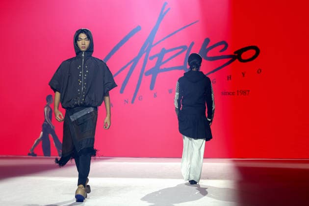 Entertainment Bilder des Tages Seoul Fashion Week S S 2027 - Runway - CARUSO Models walk the runway for designer Chang Kwang Hyo s CARUSO collection during the Seoul Fashion Week S S 2027 at Dongdaemun Design Plaza (DDP) in Seoul, South Korea, on September 04, 2026. Seoul South Korea  Copyright: xMatrixxImagesx xJungxUi-Chelx