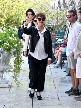 IPA88097060 - Venice, 83rd Venice International Film Festival 2026 - Day 3, Arrivals at the Hotel Excelsior pier. Pictured: Susan Sarandon  Copyright: xSimonexComix xPoolxPhotoxEventsx08x 88097060