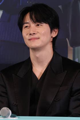 S. Korean actor Kim Jun-han S. Korean actor Kim Jun-han South Korean actor Kim Jun-han, who stars in the new movie The Intern, listens to reporters questions during a publicity event in Seoul on Sept. 4, 2026, to promote the movie, set to hit local screens in South Korea on Sept. 16. (Yonhap) 2026-09-04 17:35:42 < 1980-2026 YONHAPNEWS AGENCY. .> ¼­¿ïÆ¯º°½Ã EDITORIAL USE ONLY  Copyright: xx PYH2026090414540034400 YonhapxNewsx yonphotos256295
