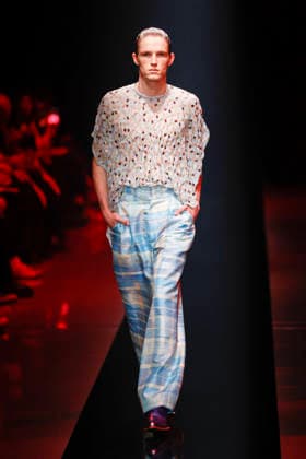 September 4, 2026, Tokyo, Japan: A model wearing fashion brand WISHARAWISH walks down the runway during the Rakuten Fashion Week TOKYO 2027 Spring Summer Collection. The fashion week runs from August 31 to September 5. Tokyo Japan  - ZUMAm191 20260904_aap_m191_001 Copyright: xRodrigoxReyesxMarinx