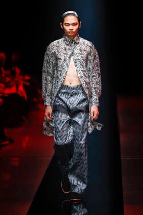 September 4, 2026, Tokyo, Japan: A model wearing fashion brand WISHARAWISH walks down the runway during the Rakuten Fashion Week TOKYO 2027 Spring Summer Collection. The fashion week runs from August 31 to September 5. Tokyo Japan  - ZUMAm191 20260904_aap_m191_005 Copyright: xRodrigoxReyesxMarinx