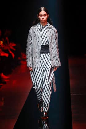September 4, 2026, Tokyo, Japan: A model wearing fashion brand WISHARAWISH walks down the runway during the Rakuten Fashion Week TOKYO 2027 Spring Summer Collection. The fashion week runs from August 31 to September 5. Tokyo Japan  - ZUMAm191 20260904_aap_m191_007 Copyright: xRodrigoxReyesxMarinx