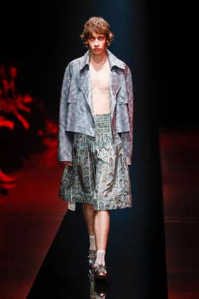 September 4, 2026, Tokyo, Japan: A model wearing fashion brand WISHARAWISH walks down the runway during the Rakuten Fashion Week TOKYO 2027 Spring Summer Collection. The fashion week runs from August 31 to September 5. Tokyo Japan  - ZUMAm191 20260904_aap_m191_010 Copyright: xRodrigoxReyesxMarinx