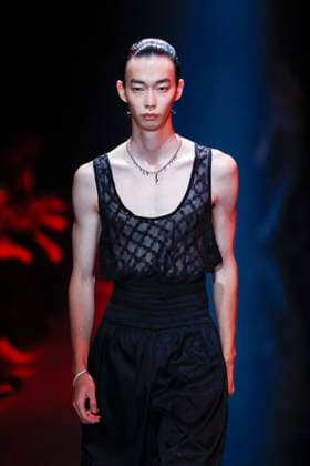 September 4, 2026, Tokyo, Japan: A model wearing fashion brand WISHARAWISH walks down the runway during the Rakuten Fashion Week TOKYO 2027 Spring Summer Collection. The fashion week runs from August 31 to September 5. Tokyo Japan  - ZUMAm191 20260904_aap_m191_013 Copyright: xRodrigoxReyesxMarinx