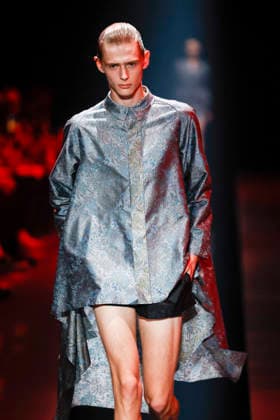 September 4, 2026, Tokyo, Japan: A model wearing fashion brand WISHARAWISH walks down the runway during the Rakuten Fashion Week TOKYO 2027 Spring Summer Collection. The fashion week runs from August 31 to September 5. Tokyo Japan  - ZUMAm191 20260904_aap_m191_019 Copyright: xRodrigoxReyesxMarinx
