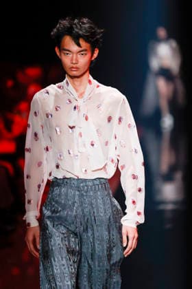 September 4, 2026, Tokyo, Japan: A model wearing fashion brand WISHARAWISH walks down the runway during the Rakuten Fashion Week TOKYO 2027 Spring Summer Collection. The fashion week runs from August 31 to September 5. Tokyo Japan  - ZUMAm191 20260904_aap_m191_020 Copyright: xRodrigoxReyesxMarinx