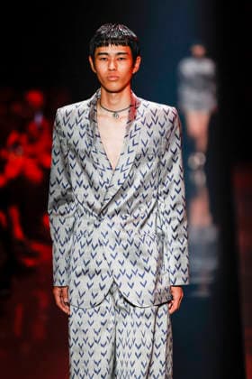 September 4, 2026, Tokyo, Japan: A model wearing fashion brand WISHARAWISH walks down the runway during the Rakuten Fashion Week TOKYO 2027 Spring Summer Collection. The fashion week runs from August 31 to September 5. Tokyo Japan  - ZUMAm191 20260904_aap_m191_021 Copyright: xRodrigoxReyesxMarinx