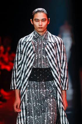 September 4, 2026, Tokyo, Japan: A model wearing fashion brand WISHARAWISH walks down the runway during the Rakuten Fashion Week TOKYO 2027 Spring Summer Collection. The fashion week runs from August 31 to September 5. Tokyo Japan  - ZUMAm191 20260904_aap_m191_027 Copyright: xRodrigoxReyesxMarinx