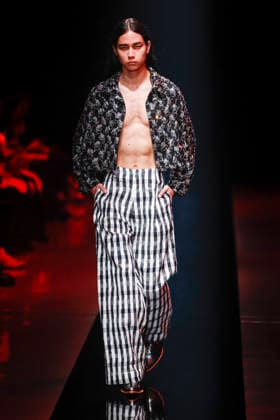 September 4, 2026, Tokyo, Japan: A model wearing fashion brand WISHARAWISH walks down the runway during the Rakuten Fashion Week TOKYO 2027 Spring Summer Collection. The fashion week runs from August 31 to September 5. Tokyo Japan  - ZUMAm191 20260904_aap_m191_034 Copyright: xRodrigoxReyesxMarinx