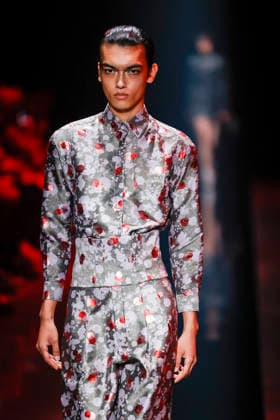 September 4, 2026, Tokyo, Japan: A model wearing fashion brand WISHARAWISH walks down the runway during the Rakuten Fashion Week TOKYO 2027 Spring Summer Collection. The fashion week runs from August 31 to September 5. Tokyo Japan  - ZUMAm191 20260904_aap_m191_053 Copyright: xRodrigoxReyesxMarinx