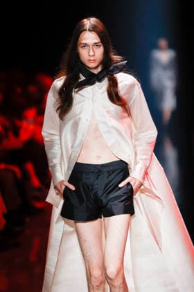September 4, 2026, Tokyo, Japan: A model wearing fashion brand WISHARAWISH walks down the runway during the Rakuten Fashion Week TOKYO 2027 Spring Summer Collection. The fashion week runs from August 31 to September 5. Tokyo Japan  - ZUMAm191 20260904_aap_m191_054 Copyright: xRodrigoxReyesxMarinx