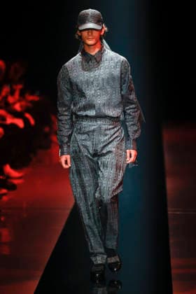 September 4, 2026, Tokyo, Japan: A model wearing fashion brand WISHARAWISH walks down the runway during the Rakuten Fashion Week TOKYO 2027 Spring Summer Collection. The fashion week runs from August 31 to September 5. Tokyo Japan  - ZUMAm191 20260904_aap_m191_058 Copyright: xRodrigoxReyesxMarinx