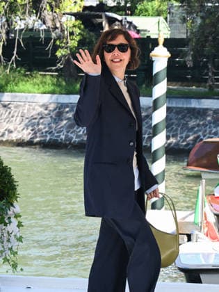IPA88100088 - Venice, 83rd Venice International Film Festival 2026 - Day 3 - Arrivals at the Excelsior Hotel pier - Pictured: Maggie Gyllenhaal  Copyright: xManuelexMangiarottix xPoolxPhotoxEventsx08x 88100088