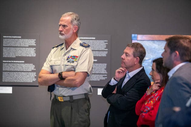The King Visits the Exhibition Spain in the United States at the Army Museum in Toledo King Felipe VI, the president of Castilla-La Mancha, Emiliano García Page, and the Minister of Defense, Margarita Gómez, during a visit to the exhibition Spain in the United States: The Contribution of the Spanish People and Their Army to the Birth of a Nation, at the Army Museum on September 4, 2026, in Toledo, Castilla-La Mancha, Spain. The Spain in the United States exhibition at the Army Museum in Toledo highlights Spanish military and financial support during the birth of the American nation. The exhibition, open from March 26 to October 12, 2026, features uniforms, maps, and weapons that honor key figures such as Bernardo de Gálvez. SEPTEMBER Copyright: xJuanmaxJimà nezx 7748512