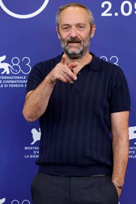 September 4, 2026, Venice, ITALY: French director Cedric Kahn poses for the photocall of 15 18 (A place to heal)™ at the 83rd annual Venice International Film Festival, in Venice, Italy, 04 September 2026. The movie is presented in Venezia 83 official competition at the festival running from 02 to 12 September 2026. ANSA FABIO FRUSTACI. Venice ITALY  - ZUMAa110 20260904_zaf_a110_011 Copyright: xFabioxFrustacix