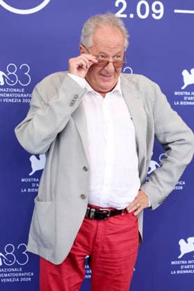Geoffrey Rush at the photocall for the film *Mr. Nelson, Did You Kill People?* (*Nelson san, anata wa hito o koro shimashita ka*) at the 2026 Venice Biennale—the 83rd Venice International Film Festival—at the Palazzo del Casino in Venice, September 4, 2026 Foto:xD.xBedrosianx xFuturexImagex nelson_6921