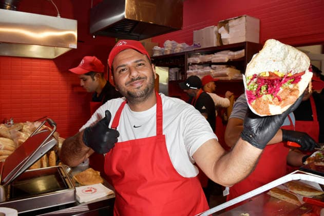 Opening of Frederick Lau s vegan kebab shop, Döner Pro, at Oranienstraße 190 in Berlin Kreuzberg, Berlin, September 4, 2026 Foto:xM.xBehrensx xFuturexImagex doener_6904