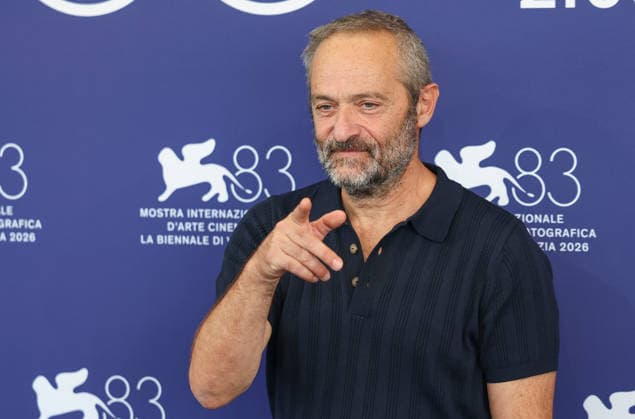 (260904) -- VENICE, Sept. 4, 2026 -- French director Cedric Kahn of the film 15 18 (A Place To Heal) poses for the photocall during the 83rd Venice International Film Festival in Venice, Italy, Sept. 4, 2026. ) ITALY-VENICE-FILM FESTIVAL-15 18-PHOTOCALL WangxKaiyan 