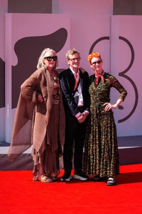 83rd Venice International Film Festival in Venice, Italy - 04 Sep 2026. (L-R) Sarah Swords, Simon Fisher Turner and Sandy Powell attend the red carpet of the film Queer Edward II at the 83rd Venice International Film Festival at the Palazzo del Cinema. Venice Italy Copyright: xMarcoxBaradax xSOPAxImagesx 20260904_RED CARPET QUEER EDWARD II-14