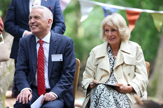Queen Camilla Visits Liverpool LIVERPOOL, ENGLAND - SEPTEMBER 04: Johnathon Douglas CBE and Queen Camilla watch a Gruffalo inspired performance by Julia Donaldson for local schoolchildren in the woodlands of Speke Hall during her visit to Liverpool on September 04, 2026 in Liverpool, England. The Queen carried out the engagement as Patron of the National Literacy Trust., Credit:Matt McNulty PA ROTA - B68 Avalon United Kingdom, England, Liverpool  Copyright: xMattxMcNultyx xPAxROTAx-xB68x xAvalonx 1130705843