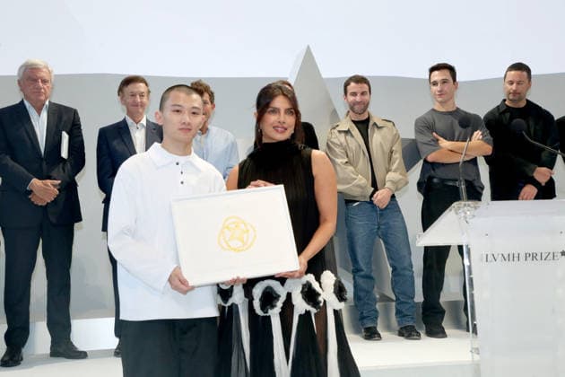 Priyanka Chopra Jonas presents the Karl Lagerfeld Prize to Zane Li, founder of Lii, at the LVMH Prize 2026 at the Vuitton Foundation, Paris, September 4, 2026 Bertrand Rindoff Bestimage LVMH Prize 2026 at the Vuitton Foundation in Paris, France Paris, France  Copyright: xBERTRANDxRINDOFFxPETROFFx xBESTIMAGExBERTRANDxRINDOFFxPETROFFx xBESTIMAGEx