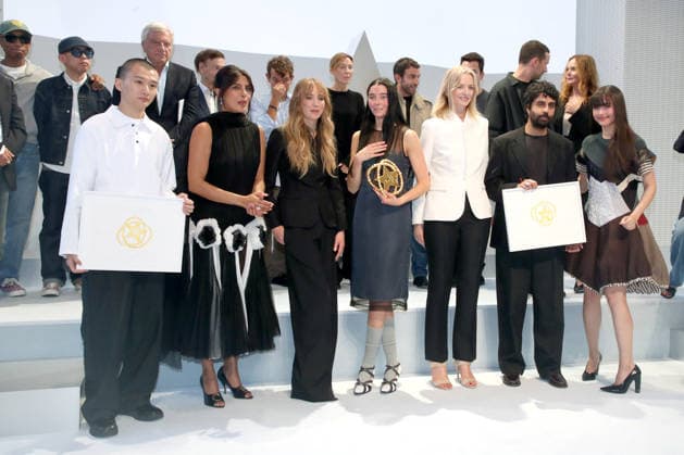 Zane Li, founder of Lii and winner of the Karl Lagerfeld Prize ; Priyanka Chopra Jonas, Jennifer Lawrence, and Julie Kegels, winners of the LVMH Prize ; Delphine Arnault, President of Dior and the LVMH Prize; Anial Padia, founder of YOSHITA 1967 and winner of the Savoir-Faire Prize, and Urassaya Sperbund ( Yaya ), LVMH Prize 2026 at the Vuitton Foundation, Paris, September 4, 2026 Bertrand Rindoff Bestimage LVMH Prize 2026 at the Vuitton Foundation in Paris, France Paris, France  Copyright: xBERTRANDxRINDOFFxPETROFFx xBESTIMAGExBERTRANDxRINDOFFxPETROFFx xBESTIMAGEx