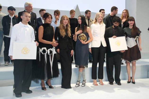 Zane Li, founder of Lii and winner of the Karl Lagerfeld Prize ; Priyanka Chopra Jonas, Jennifer Lawrence, and Julie Kegels, winners of the LVMH Prize ; Delphine Arnault, President of Dior and the LVMH Prize; Anial Padia, founder of YOSHITA 1967 and winner of the Savoir-Faire Prize, and Urassaya Sperbund ( Yaya ), LVMH Prize 2026 at the Vuitton Foundation, Paris, September 4, 2026 Bertrand Rindoff Bestimage LVMH Prize 2026 at the Vuitton Foundation in Paris, France Paris, France  Copyright: xBERTRANDxRINDOFFxPETROFFx xBESTIMAGExBERTRANDxRINDOFFxPETROFFx xBESTIMAGEx