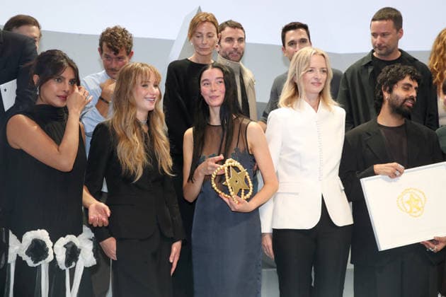 Priyanka Chopra Jonas, Jennifer Lawrence, Julie Kegels, LVMH Prize, Delphine Arnault, President of Dior and the LVMH Prize, and Anial Padia, founder of YOSHITA 1967, winner of the Savoir-Faire Award at the 2026 LVMH Prize at the Vuitton Foundation, Paris, September 4, 2026 Bertrand Rindoff Bestimage LVMH Prize 2026 at the Vuitton Foundation in Paris, France Paris, France  Copyright: xBERTRANDxRINDOFFxPETROFFx xBESTIMAGExBERTRANDxRINDOFFxPETROFFx xBESTIMAGEx