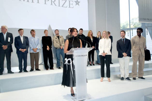 Priyanka Chopra Jonas with Delphine Arnault, President of Dior and the LVMH Prize, and the 2026 LVMH Prize jury at the Fondation Vuitton, Paris, September 4, 2026; Bertrand Rindoff, Bestimage; LVMH Prize 2026 at the Fondation Vuitton in Paris, France; Paris, France  Copyright: xBERTRANDxRINDOFFxPETROFFx xBESTIMAGExBERTRANDxRINDOFFxPETROFFx xBESTIMAGEx