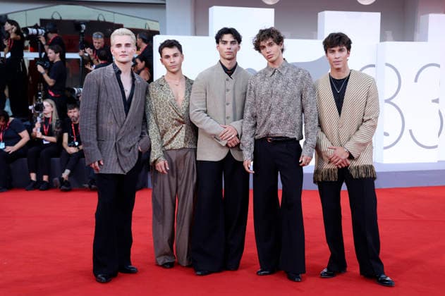 Tim Schäcker, Bene Schulz, Jacob Rott, Julian Braun, and Luis Freitag at the premiere of the feature film *Mr. Nelson*, *Did You Kill People, Nelson?* (*Nelson san, anata wa hito o koro shimashita ka*) at the 2023 Venice Biennale—the 83rd Venice International Film Festival—at the Palazzo del Cinema in Venice, September 4, 202 Foto:xD.xBedrosianx xFuturexImagex kill_6927