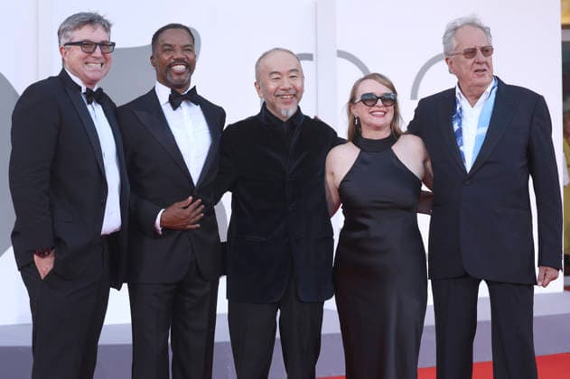 Guest, Rodney Hicks, Shinya Tsukamoto, Guest, Geoffrey Rush at the premiere of the feature film *Mr. Nelson*, *Did You Kill People, Nelson-san?* (*Nelson san, anata wa hito o koro shimashita ka*) at the 2023 Venice Biennale—the 83rd Venice International Film Festival—at the Palazzo del Cinema in Venice, September 4, 202 Foto:xD.xBedrosianx xFuturexImagex kill_6998