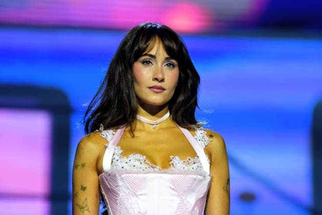 Aitana’s First Concert in Barcelona as Part of the ‘Cuarto Azul World Tour’ Singer Aitana will perform at the Palau Sant Jordi on September 4, 2026, in Barcelona, Catalonia, Spain. Aitana resumes her Cuarto Azul World Tour this Friday, September 4, in Barcelona. The concert will be the first of four scheduled at the Palau Sant Jordi. GALE, Ganges, Luiza, Chiara Oliver, and Gara Durán will perform alongside the Catalan artist as opening acts SEPTEMBER 4, 2026 CATALONIA CONCERT AITANA FANS MUSIC SINGER ARTIST Barcelona Catalonia Barcelona Catalonia Spain Copyright: xAlbertoxParedesx 7749690