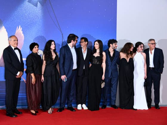 IPA88117438 - Venice, 83rd Venice International Film Festival 2026 - Night 2 - Red Carpet for the film FURIES. Pictured: Alberto Barbera, a guest, Berta Marchiori, Rodrigo Teixeira, Grant Heslov, Nora Mariana, Rami Kodeih, Rym Mroue, Maria Nakouzi, and George Clooney  Copyright: xAlbertoxTerenghi PoolxPhotoxEvenx xPoolxPhotoxEventsx08x 88117438