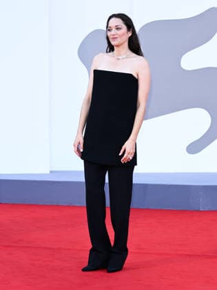 IPA88119726 - Venice, 83rd Venice International Film Festival 2026 - Night 2 - Red Carpet for the film *Mr. Nelson, Did You Kill People?*. Pictured: Marion Cotillard  Copyright: xAlbertoxTerenghi PoolxPhotoxEvenx xPoolxPhotoxEventsx08x 88119726