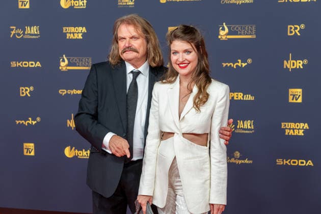 Leipzig Gr Copyright: xEHLxMedia BjörnxStachx 20260904_goldenehenne-leipzig-roterteppich_11