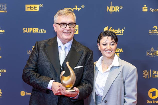 Leipzig - 32. Goldene Henne in Leipzig: Hape Kerkeling erhält die Goldene Henne bei der Publikumswahl Film & Fernsehen 04.09.2026 ab 18 Uhr Leipzig, Messe-Allee 1 (Leipziger Messe) Fotograf:EHL Media Björn Stach im Foto: Hape Kerkeling erhält die Goldene Henne bei der Publikumswahl Film & Fernsehen Deutschlands größter Publikumspreis, die Goldene Henne wird am 4. September 2026 zum 32. Mal vergeben. Die Preisverleihung findet erneut in Leipzig statt und wird vor rund 4.500 Zuschauern in der HALLE:EINS der Leipziger Messe zum zweiten Mal in der ARD live ab 20.15 Uhr übertragen. Die Preise in den Kategorien Entertainment, Film & Fernsehen, Musik und Sport werden traditionell von den Zuschauern Copyright: xEHLxMedia BjörnxStachx 20260904_Leipzig-Goldene-Hape_Kerkeling_4