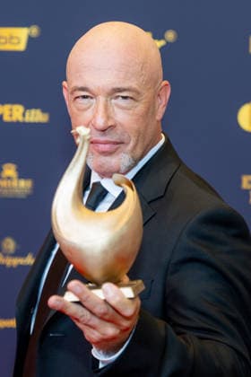 Leipzig - 32. Goldene Henne in Leipzig: Bernd Heinrich Graf (Der Graf), Frontmann von Unheilig erhält die Goldene Henne bei der Publikumswahl Musik 04.09.2026 ab 18 Uhr Leipzig, Messe-Allee 1 (Leipziger Messe) Fotograf:EHL Media Björn Stach im Foto: Bernd Heinrich Graf (Der Graf), Frontmann von Unheilig erhält die Goldene Henne bei der Publikumswahl Musik - Deutschlands größter Publikumspreis, die Goldene Henne wird am 4. September 2026 zum 32. Mal vergeben. Die Preisverleihung findet erneut in Leipzig statt und wird vor rund 4.500 Zuschauern in der HALLE:EINS der Leipziger Messe zum zweiten Mal in der ARD live ab 20.15 Uhr übertragen. Die Preise in den Kategorien Entertainment, Film & Fernsehen, Musik Copyright: xEHLxMedia BjörnxStachx 20260904_Leipzig-Goldene-Henne-Der-Graf-Unheilig_4