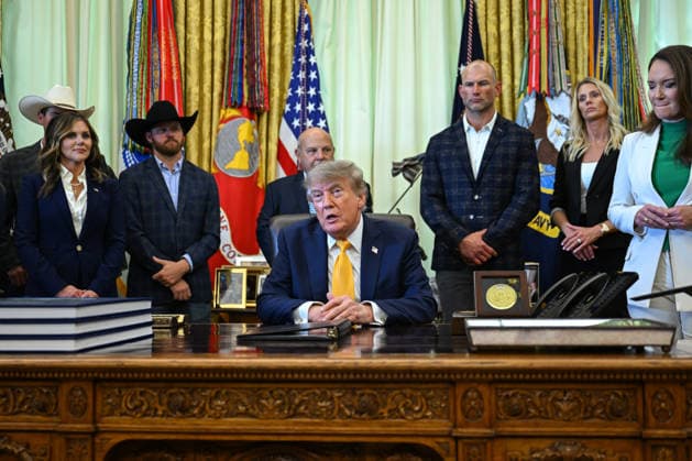 September 4, 2026, Washington, District Of Columbia, USA: WASHINGTON, DC - SEPTEMBER 4: United States President Donald J Trump makes an announcement on taking action to help farmers and ranchers with meat processing on Friday, Sept. 4, 2026 in the Oval Office of the White House in Washington, DC, USA Washington USA  - ZUMAs152 20260904_faa_s152_005 Copyright: xAnnabellexGordonx-xPoolxviaxCNPx